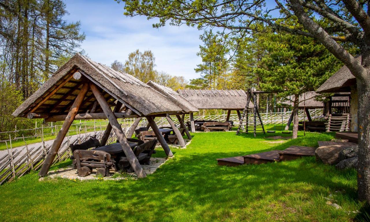 Kassari Puhkekeskus Hotel Käina Exterior foto